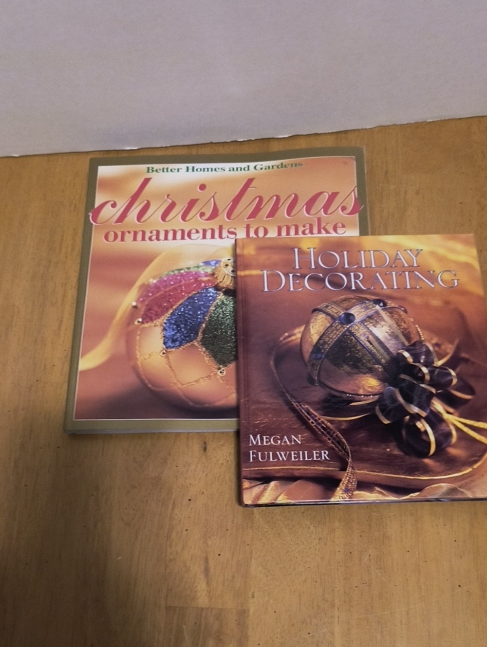 Bundle Of 2 Holiday Decorating Books B6